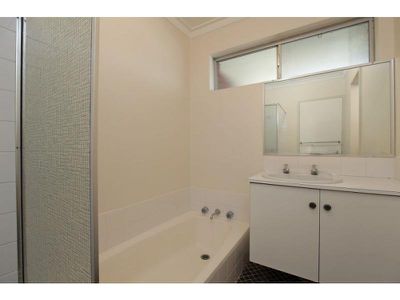 2 Lensham Place, Armadale