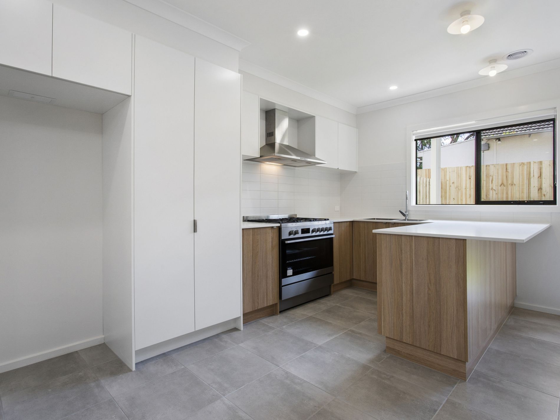 2 / 401 Shannon Avenue, Newtown