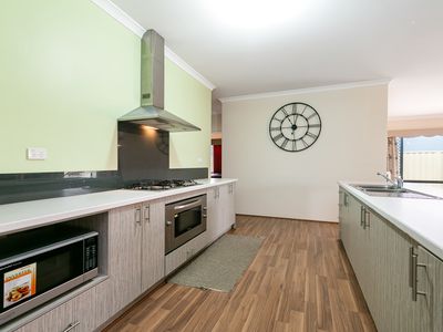 12 Carmine Close, Southern River