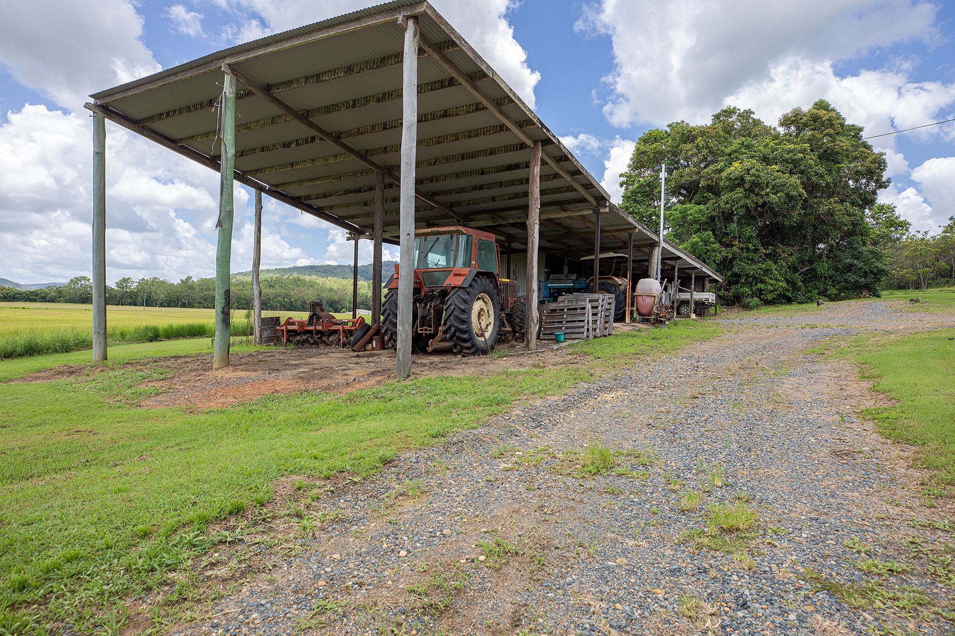 3475 BRUCE HIGHWAY, Kuttabul