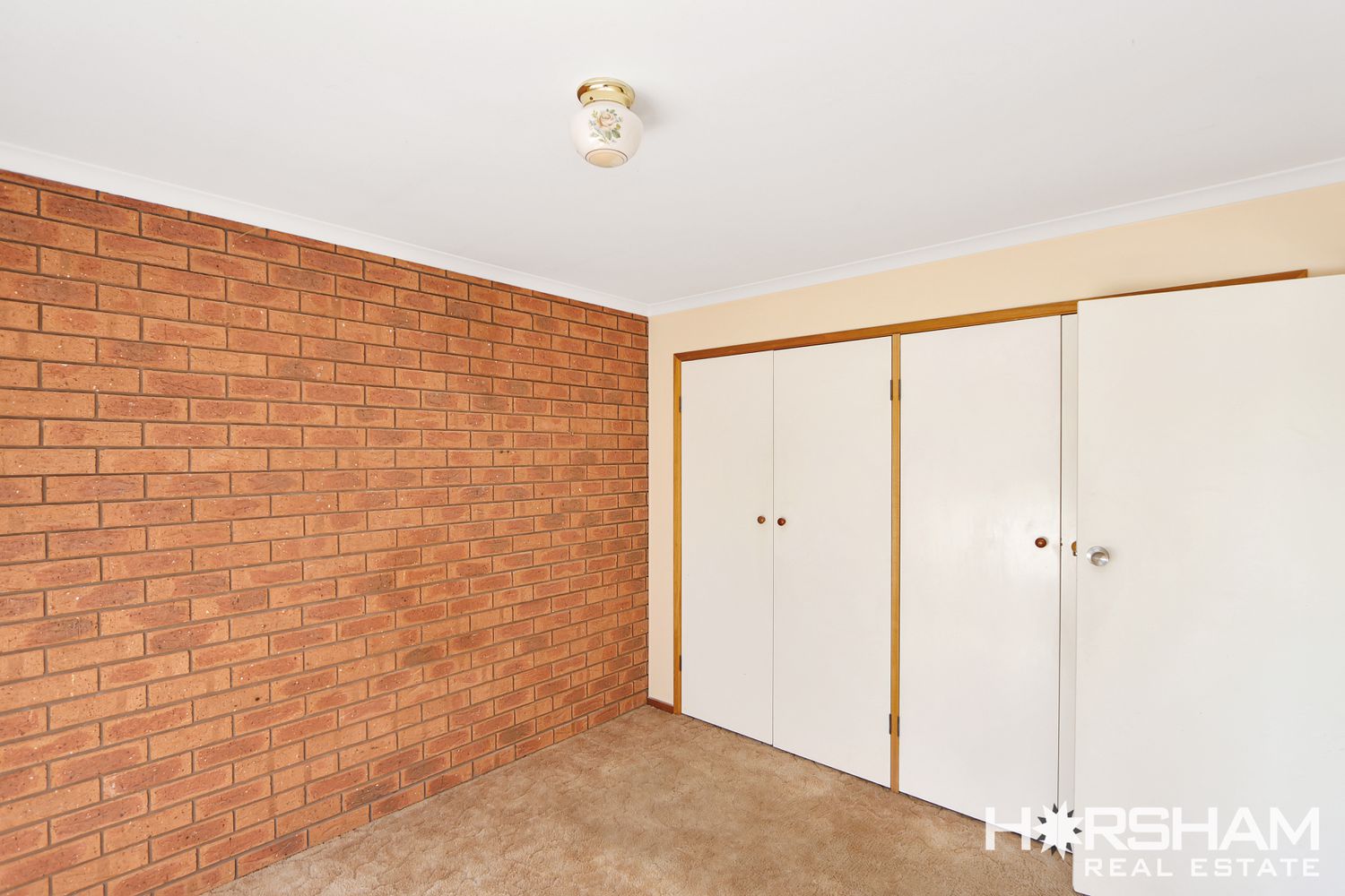 4 / 12 Remlaw Road, Horsham