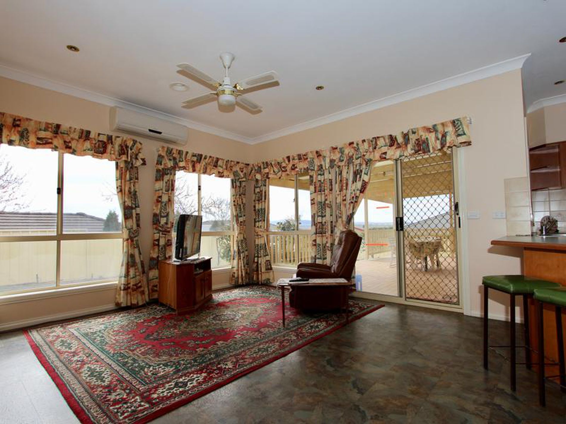 5 Wild Close, Llanarth