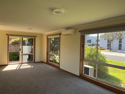 1 / 4 Wingarra Drive, Grovedale