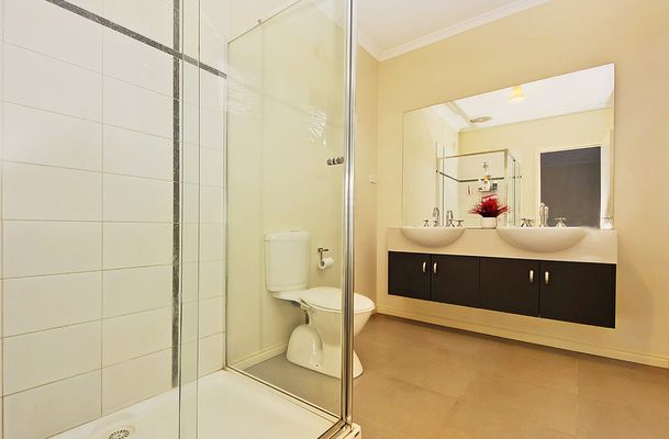 5 Snowden Place, Greenvale