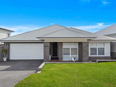 20 Aurora Avenue, Dunmore
