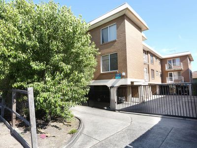 2 / 389 Barkly Street, Footscray