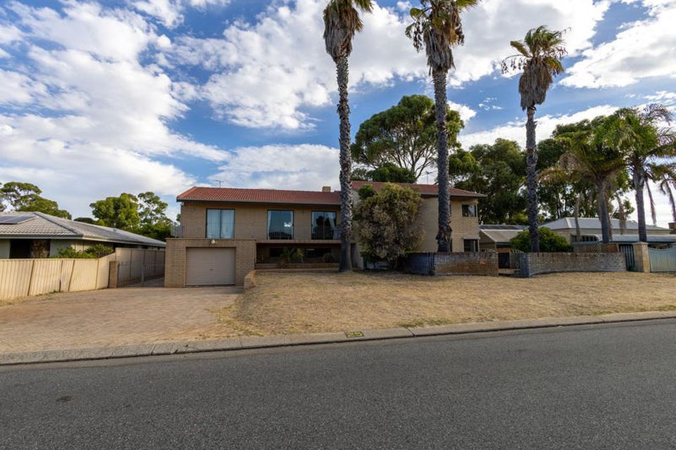 25 Liverpool Street , Shoalwater