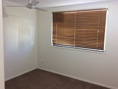 56 Witney, Telina