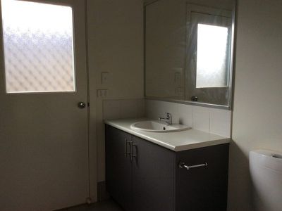 8 / 4 Newman Drive, Newman