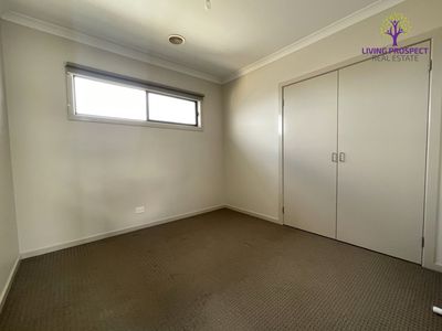 1 / 5 Equine Court, Tarneit