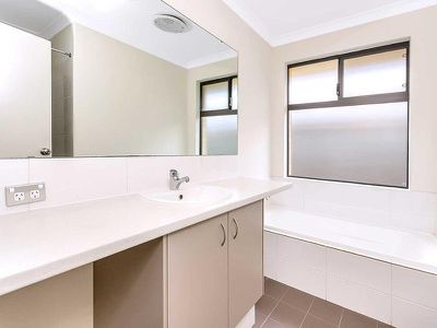 4 Rubens Circuit , Baldivis