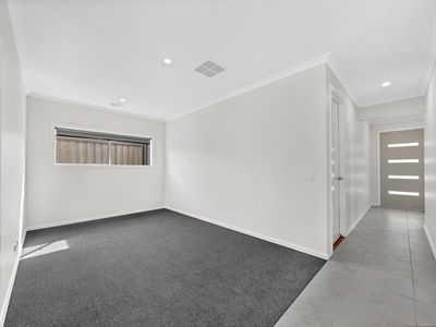 28 Xenia Street, Manor Lakes