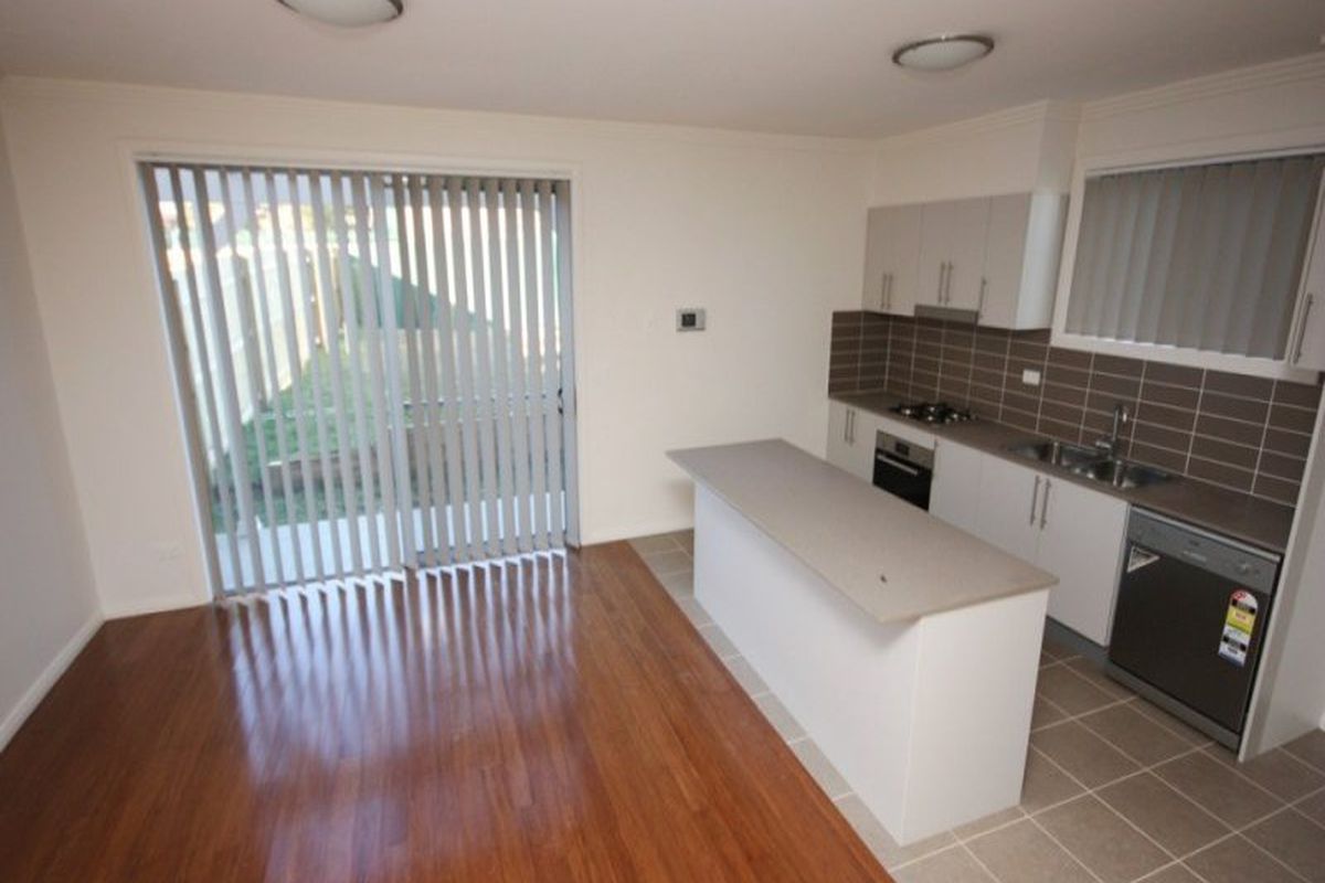 32 / 100 Kenyons Road, Merrylands