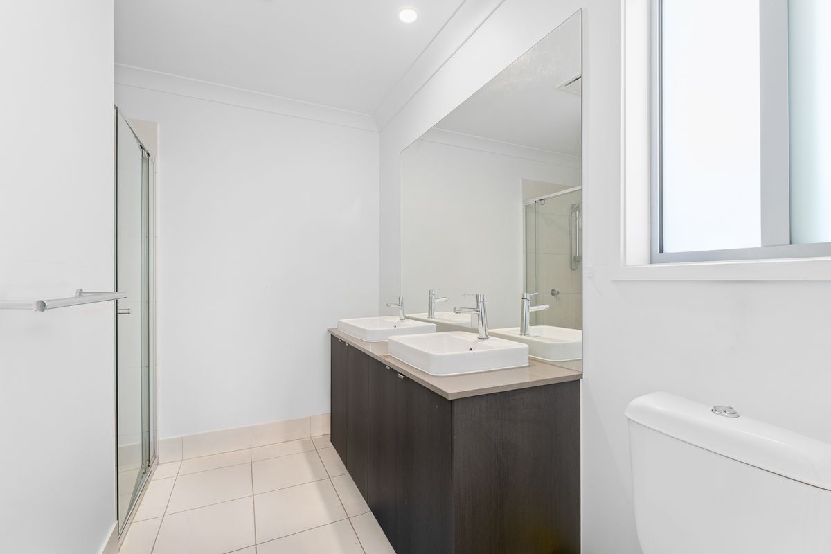 60 Chambers Ridge Boulevard, Park Ridge