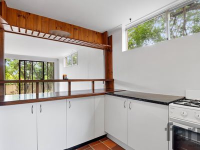 27 Golden Crescent, Southport