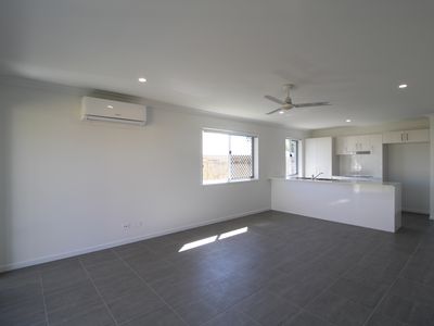 8 Alexander Pl, Gleneagle