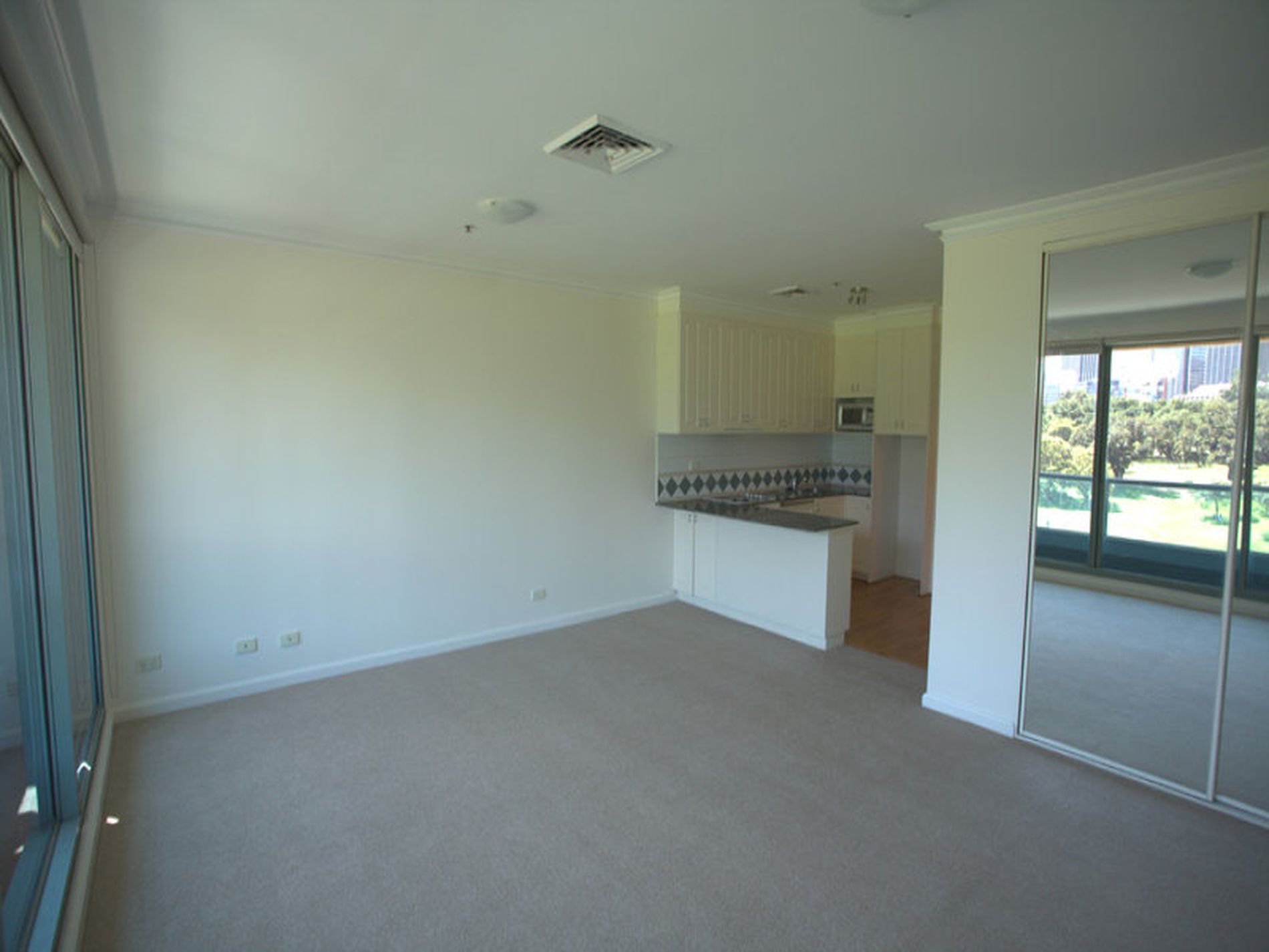 804 / 20-40 Sir John Young Crescent, Woolloomooloo