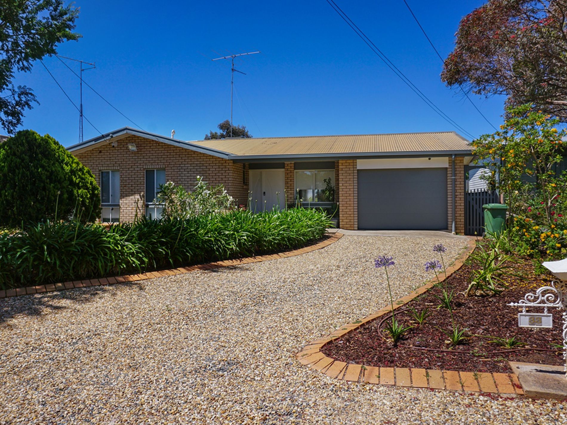 33 Quota Drive, West Wyalong Quade Moncrieff Livestock & Property