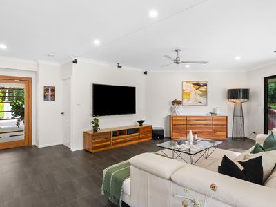 42-44 Osprey Close, Bayview Heights