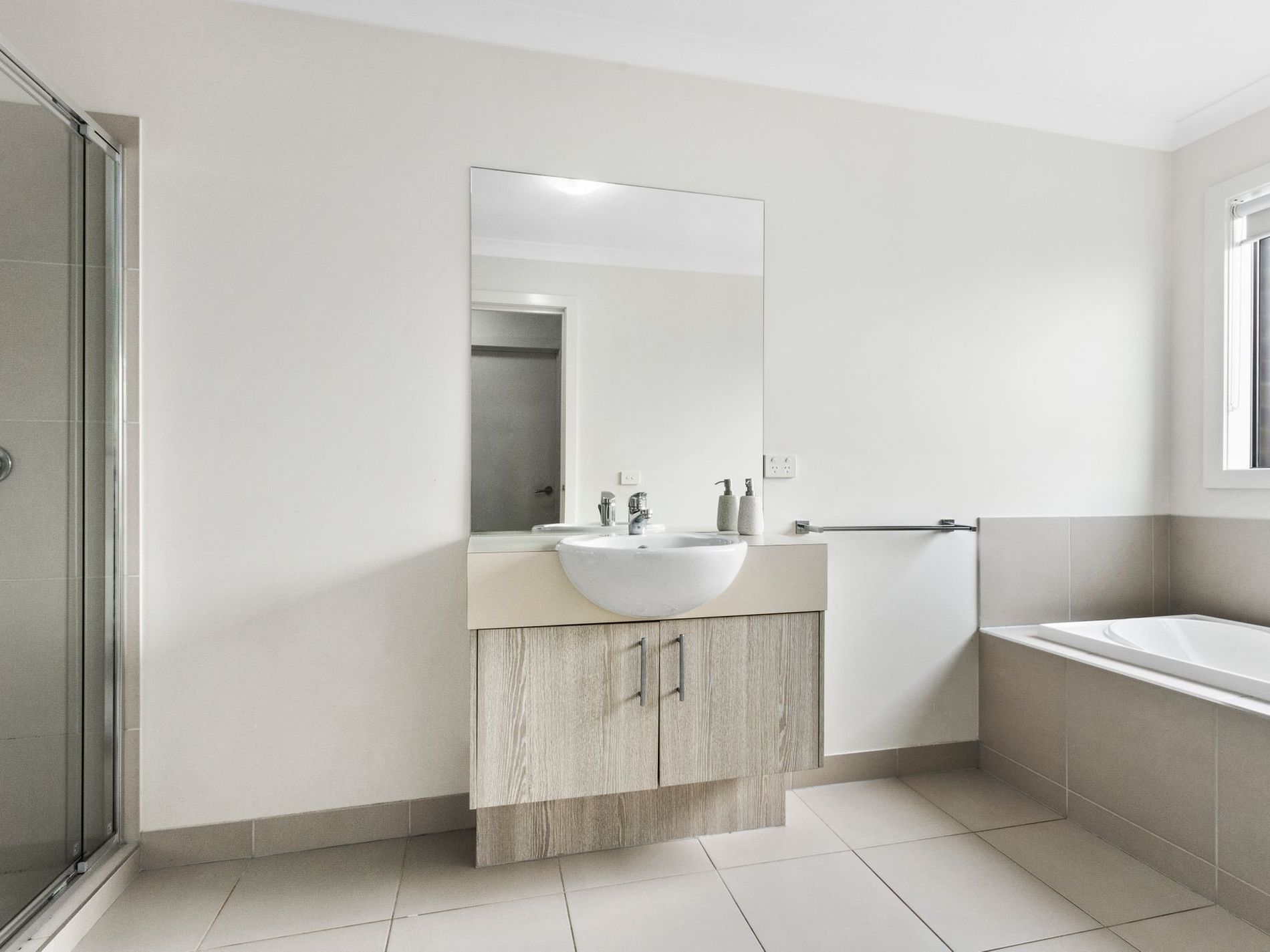 15 Everglade Street, Leopold