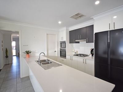 63 Champagne Drive, Dubbo