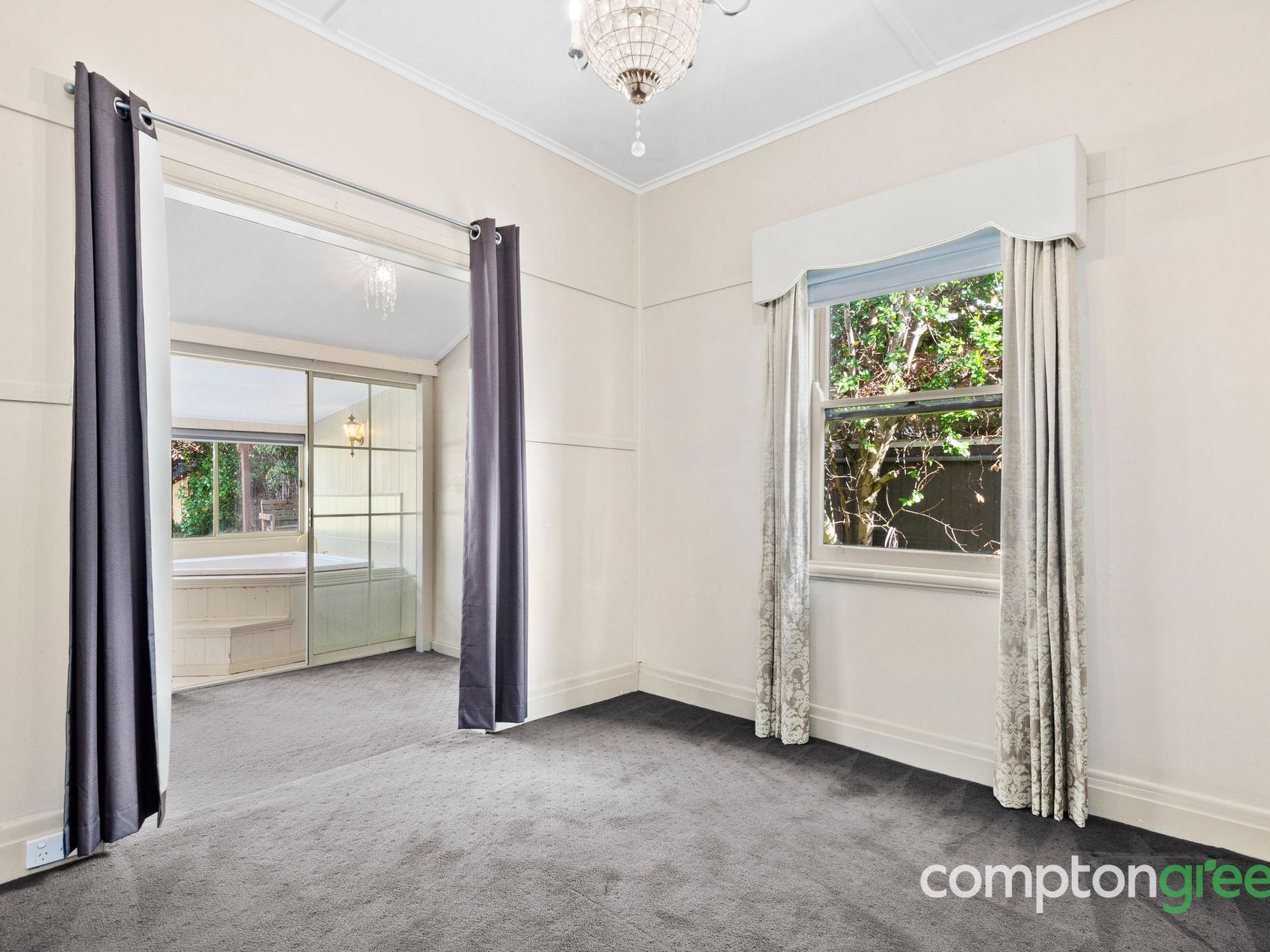 8 Logan Street, Hamlyn Heights