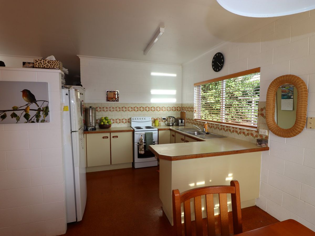 18 DANBULLA CRESCENT, Atherton