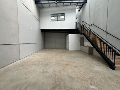 8 / 12 Mc Robert Street, Newport