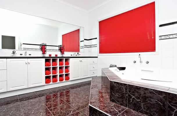 15 Dunfermline Ave, Greenvale