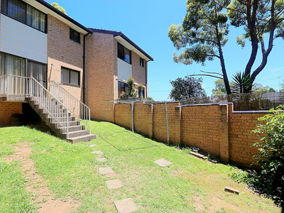 3 / 40 Carnavon Crescent, Georges Hall