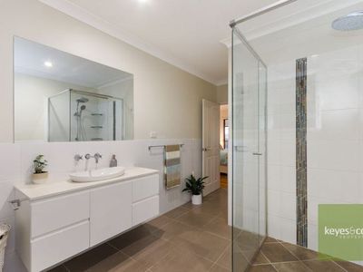 5 Woodlands Court, Castle Hill