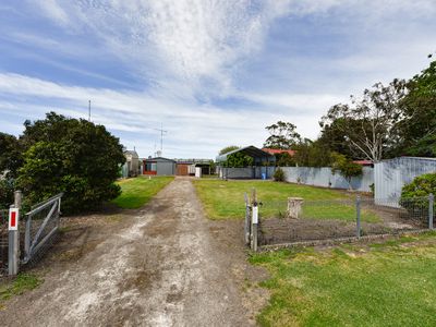 9 Hill Street, Donovans