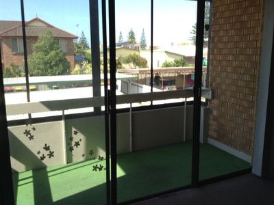 8 / 11 Peterborough Avenue, Lake Illawarra