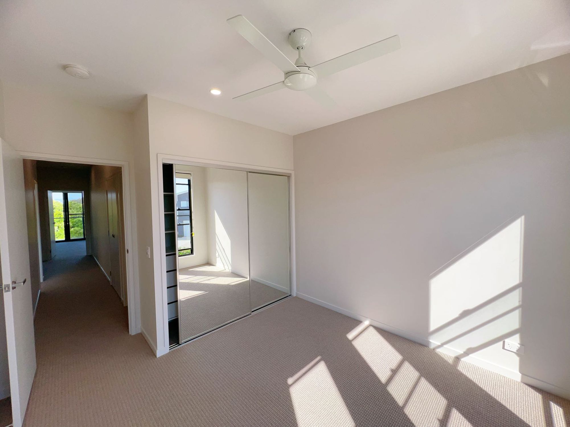 17 / 1 Lake Serenity Boulevard, Helensvale