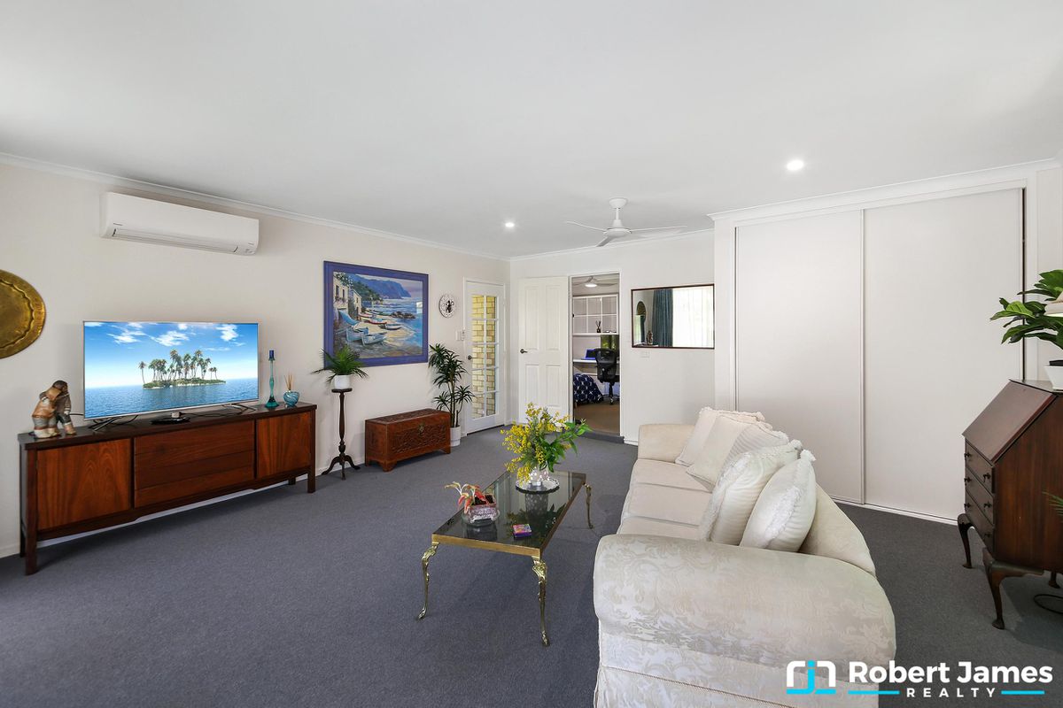 6 Hoylake Court, Tewantin