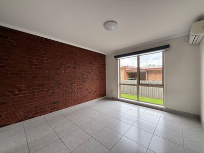 2 / 102 Synnot Street, Werribee