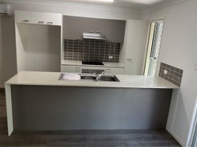 9 / 27 Tequesta Drive, Beaudesert