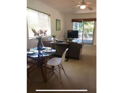 2 / 90 Benowa Road, Southport
