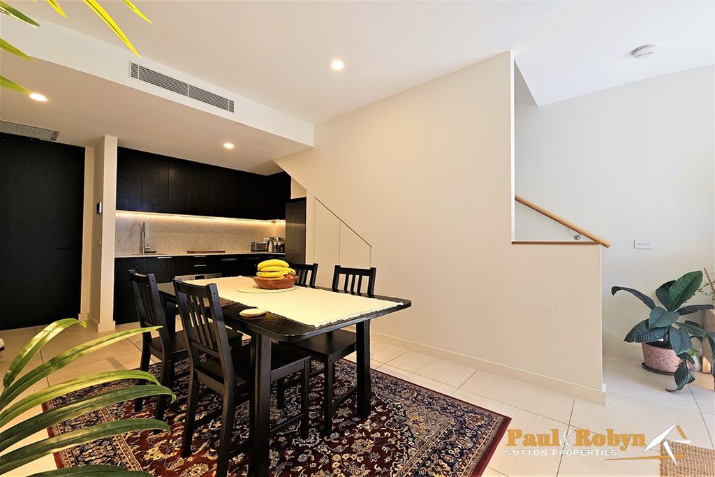 4 / 22 Canberra Avenue, Forrest