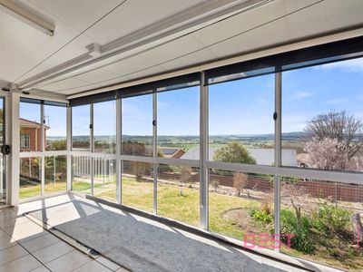15 Beavis Place, Llanarth