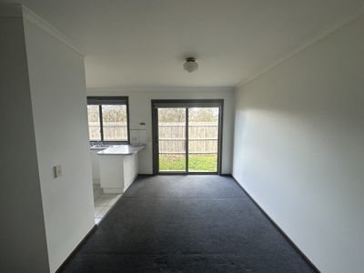 2 / 75 Silvereye Crescent, Werribee