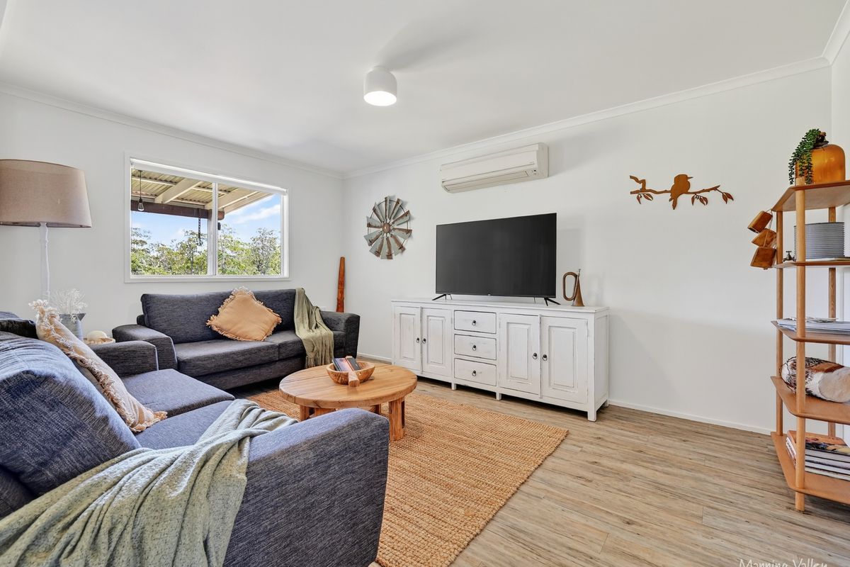 322 Hubbards Road North, Topi Topi