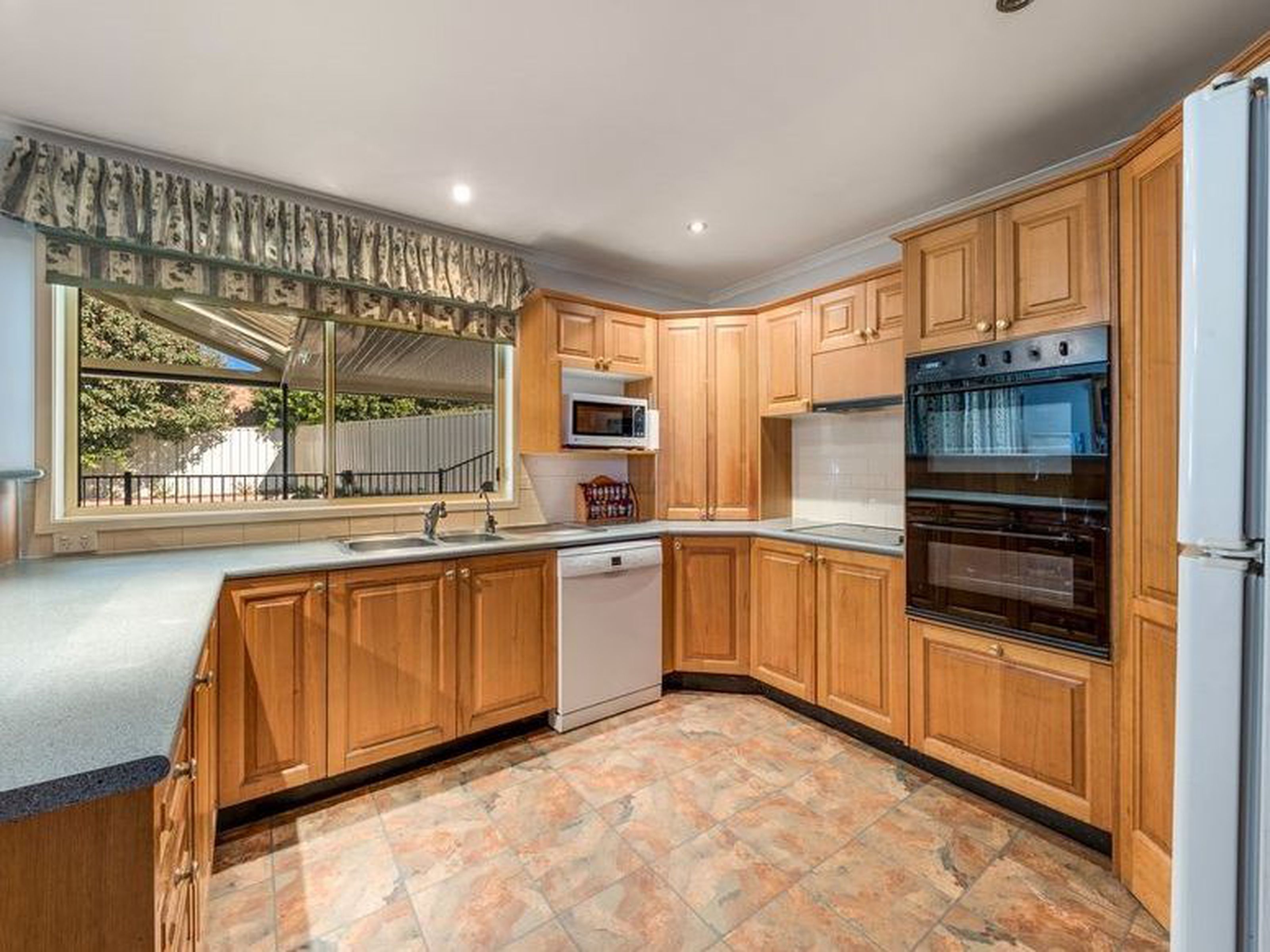 16 Stoke Crescent, SOUTH PENRITH