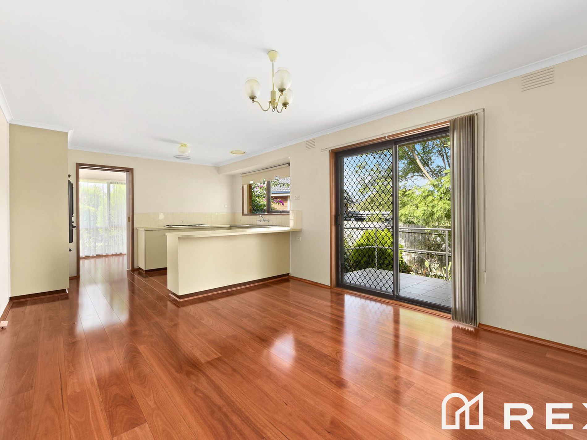 8 Lynne Court, Hallam
