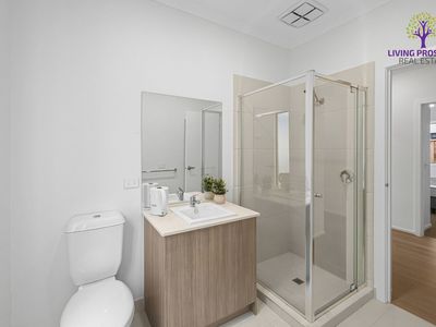 11 Art Deco Drive, Deanside