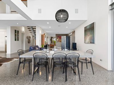 8 Carling Court, Raby Bay