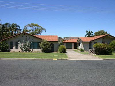 3 / 3   38-40 Colliton Parade, Forster