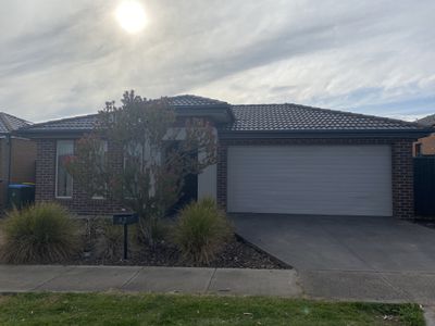 37 Brockwell Crescent, Manor Lakes