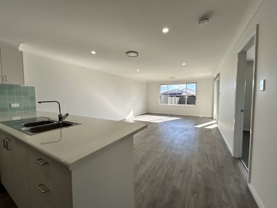 7B Capstan Drive, Dubbo