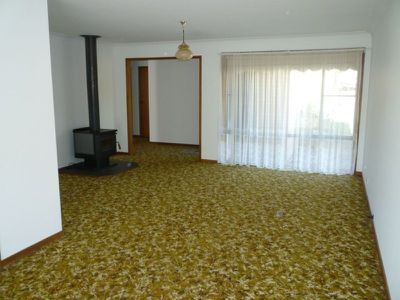 8 Wyoming Avenue, Burrill Lake